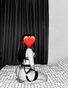 Полина — эротические фото