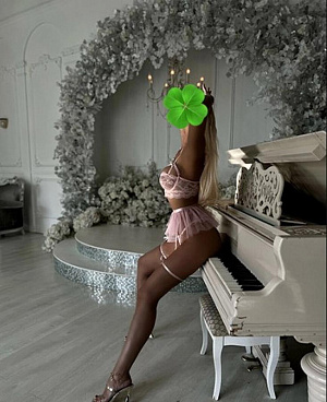 Моника — эротические фото